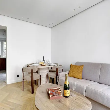 520 Debarcadere - Lovely 17th * Parigi